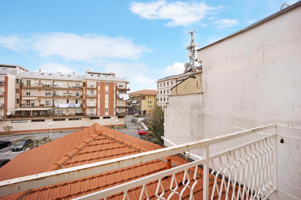 Ama Apartment Albenga Bagian luar foto